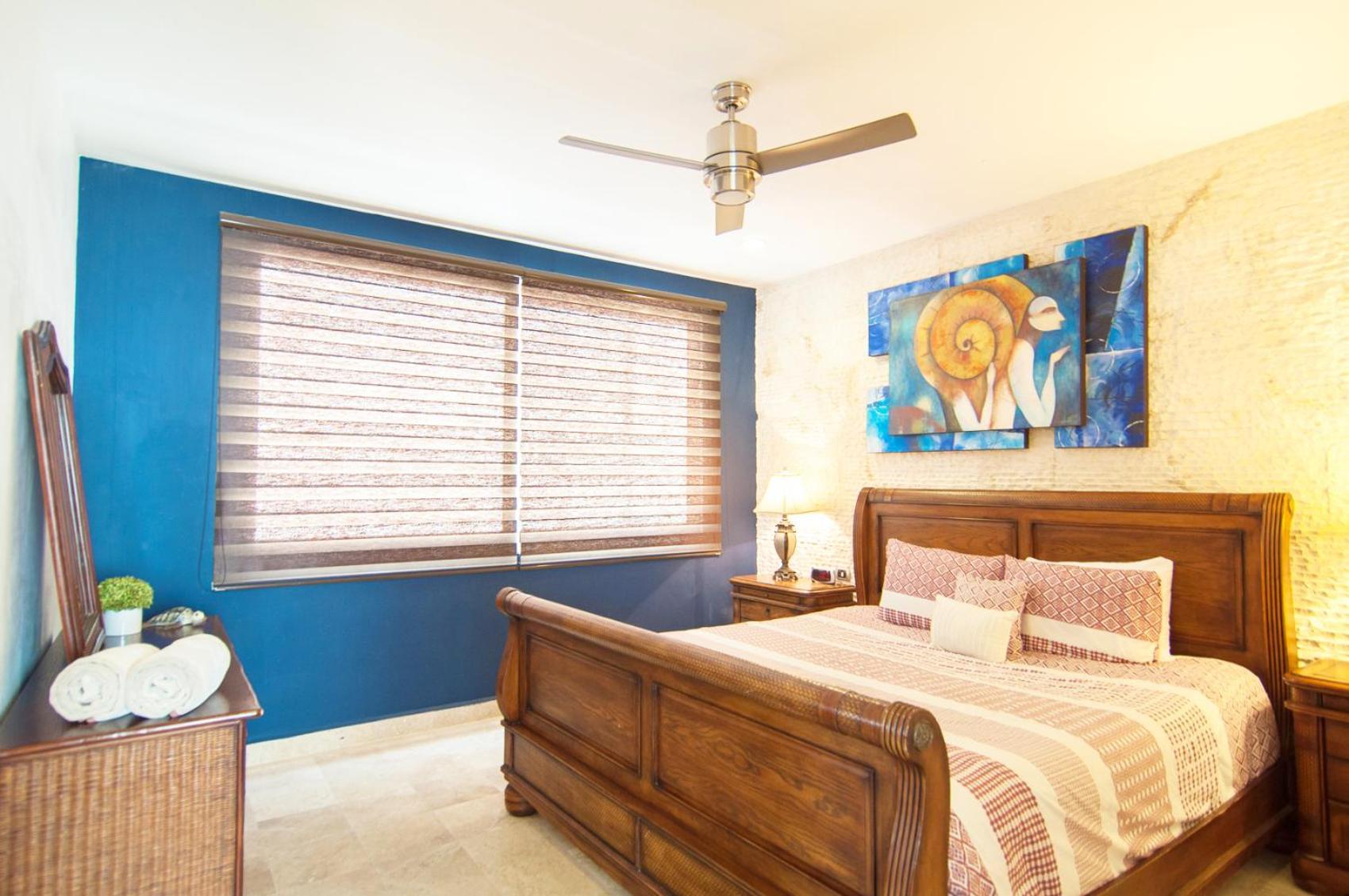 Exceptional Location Near Beach, Pool-view Balcony Сasa de vacaciones *