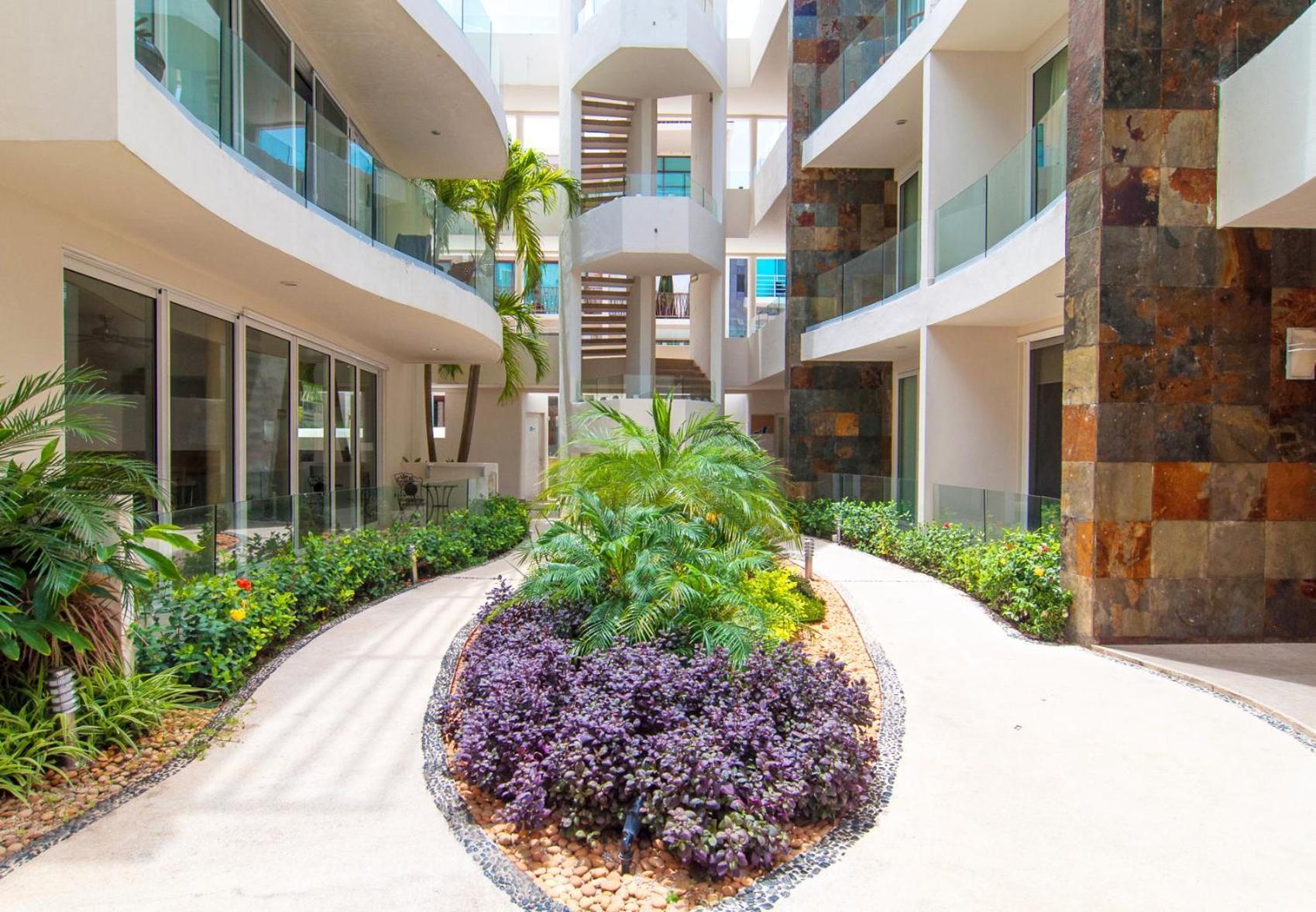 Exceptional Location Near Beach, Pool-view Balcony Playa del Carmen