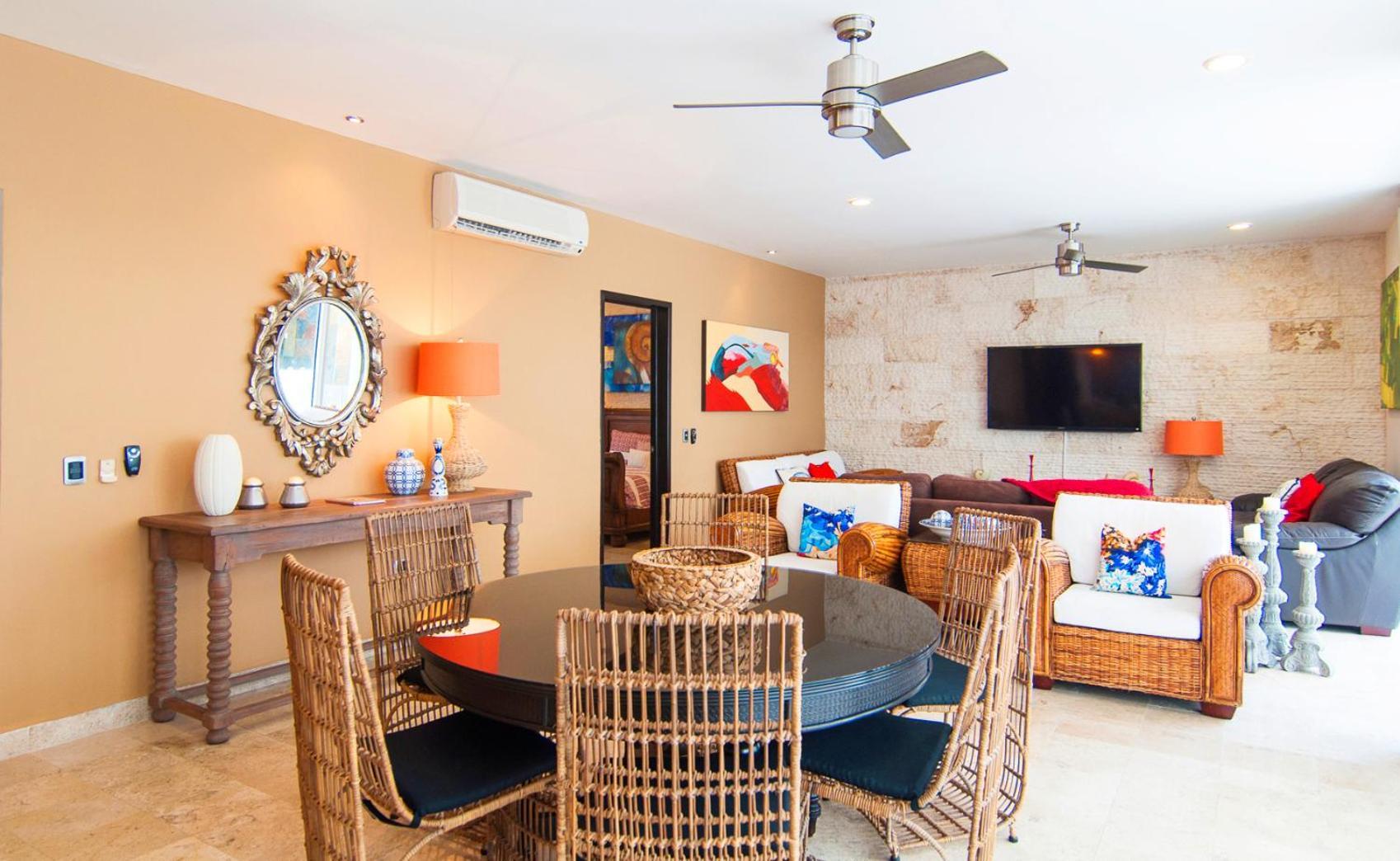 Exceptional Location Near Beach, Pool-view Balcony * Playa del Carmen
